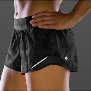Lululemon Hotty Hot Shorts Camo Size 6 NWT